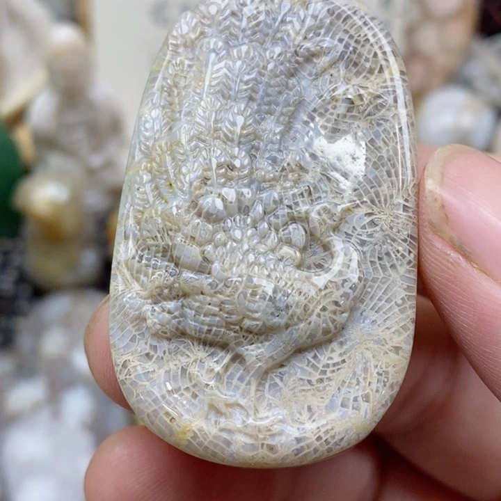 硅化珊瑚（珊瑚玉）未镶嵌颈饰