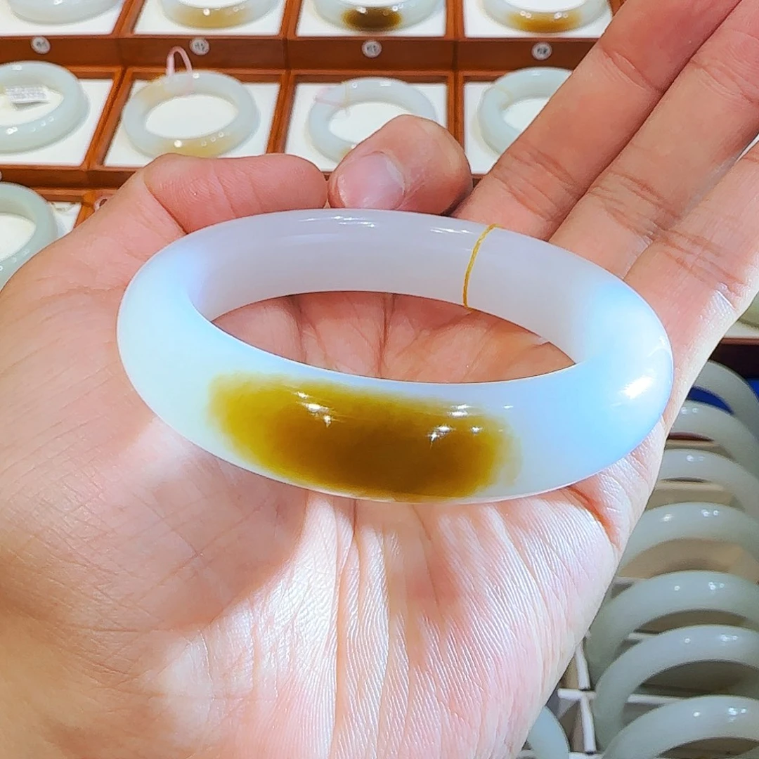 和田玉手镯未镶嵌且末一口金红糖55 56 57