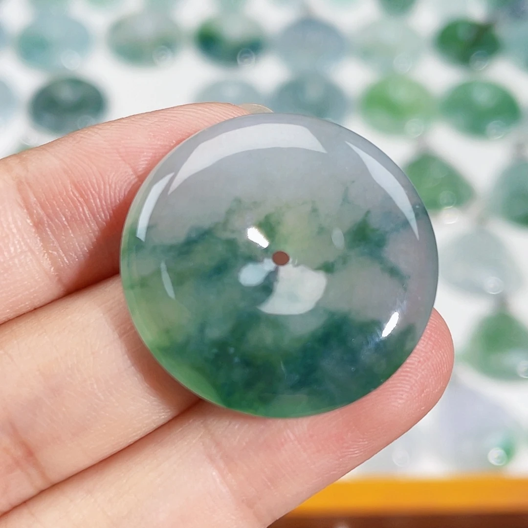 颈饰未镶嵌翡翠吊坠