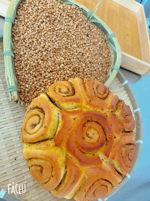 青海特色烤馍，胡麻味锟锅，纯老发面对碱的工艺纯手工制作