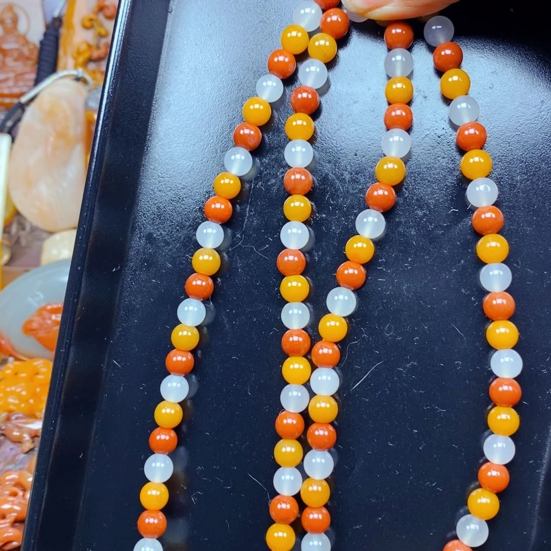 石英质玉（黄龙玉）未镶嵌颈饰