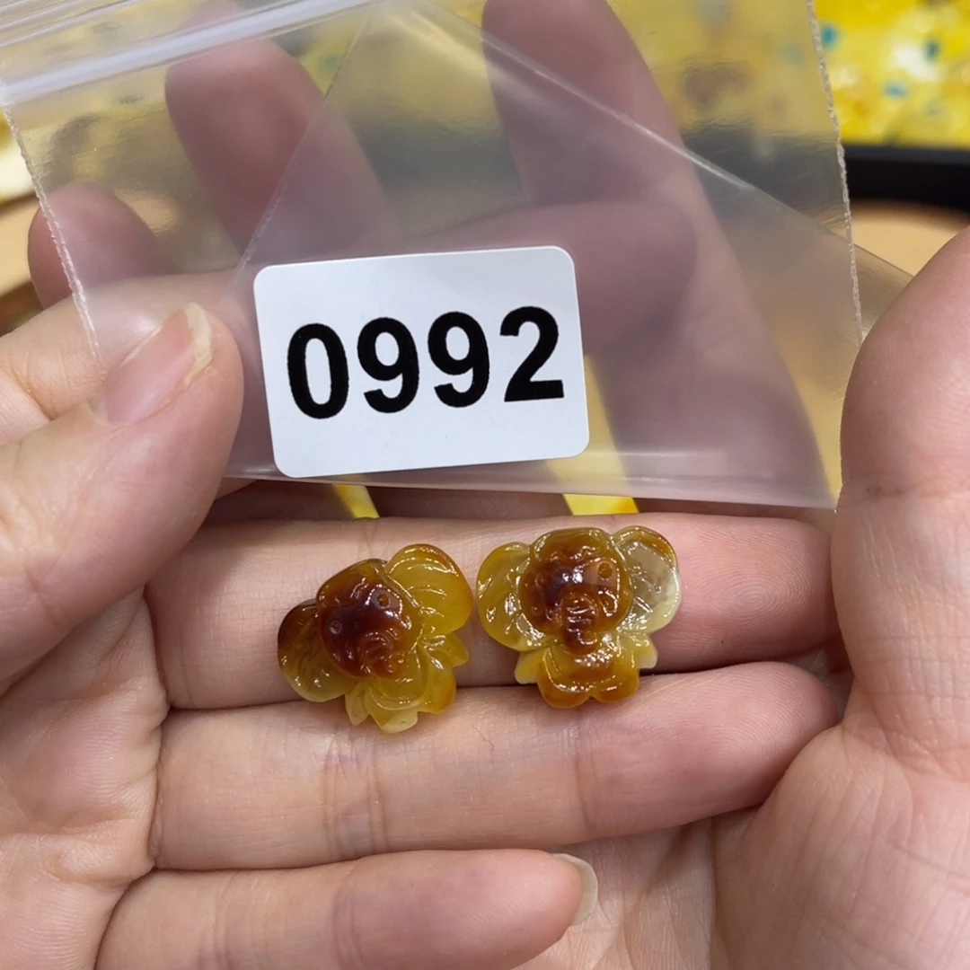 琥珀珠宝奇石未镶嵌