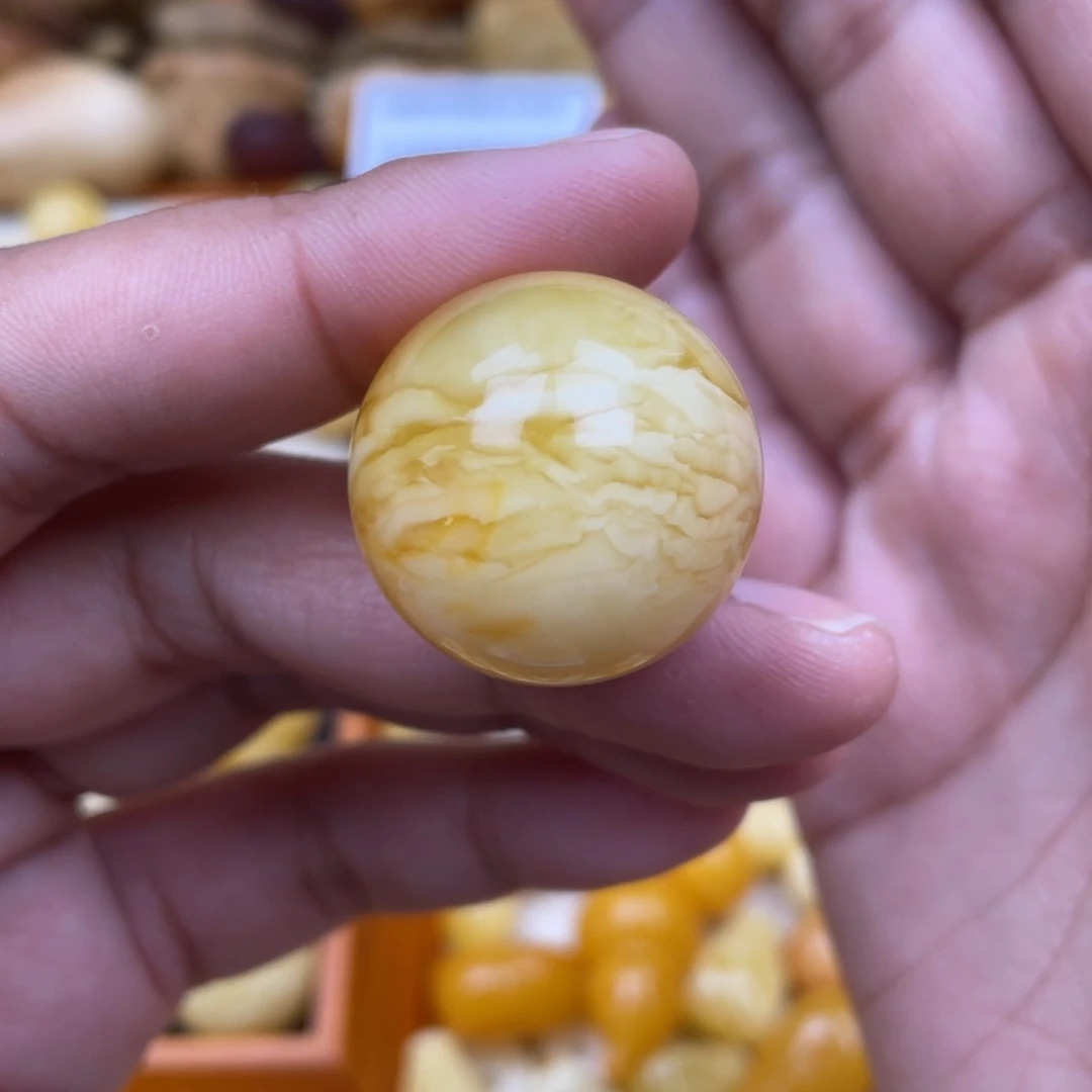 琥珀珠宝奇石未镶嵌一颗粉25.6