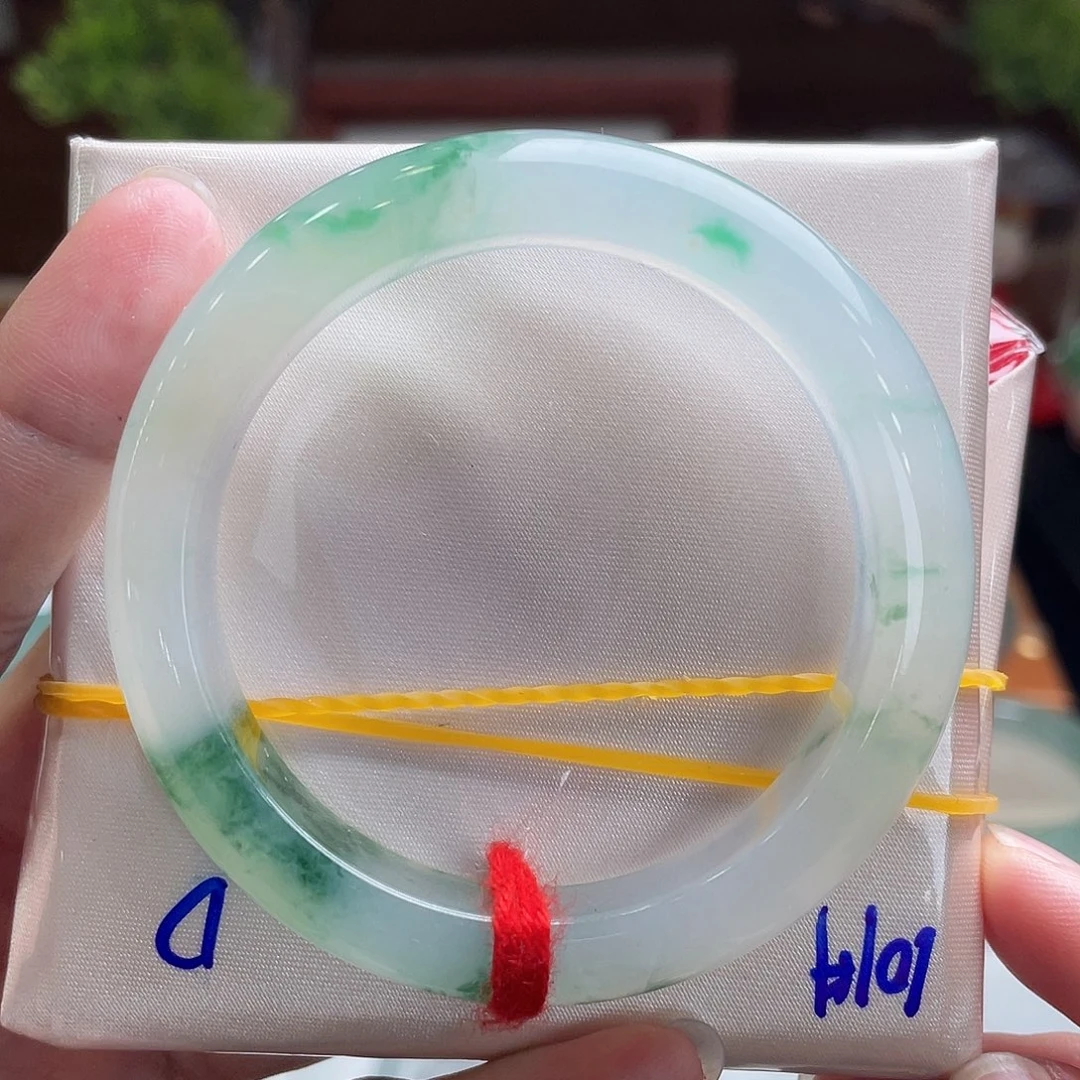 翡翠手镯未镶嵌50.6飘花绿花