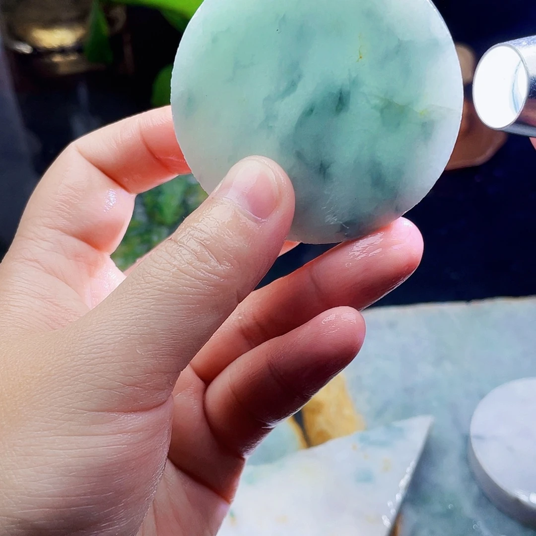 翡翠未镶嵌颈饰毛料56