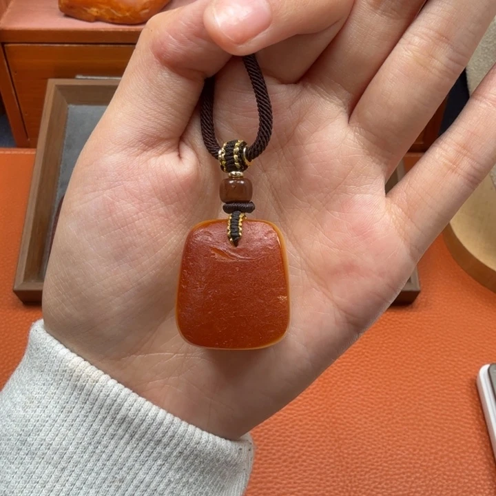 蜜蜡未镶嵌吊坠(赠链)