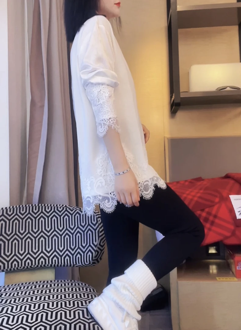 哝NONG-2025春夏欧若风袖子缎面下摆蕾丝拼接打底上衣01192320