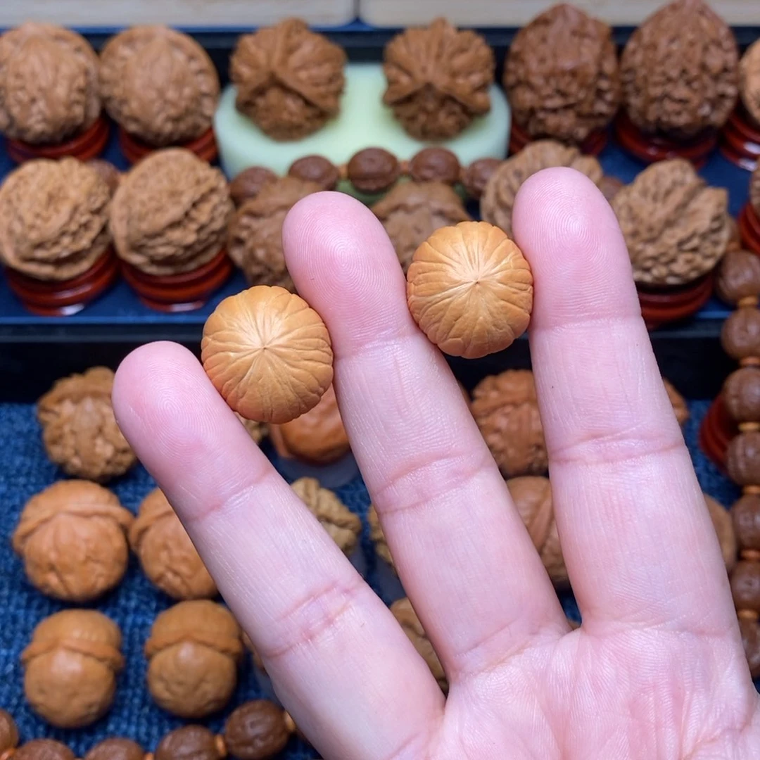 文玩核桃把件北**风手捻精品猴头南瓜墩