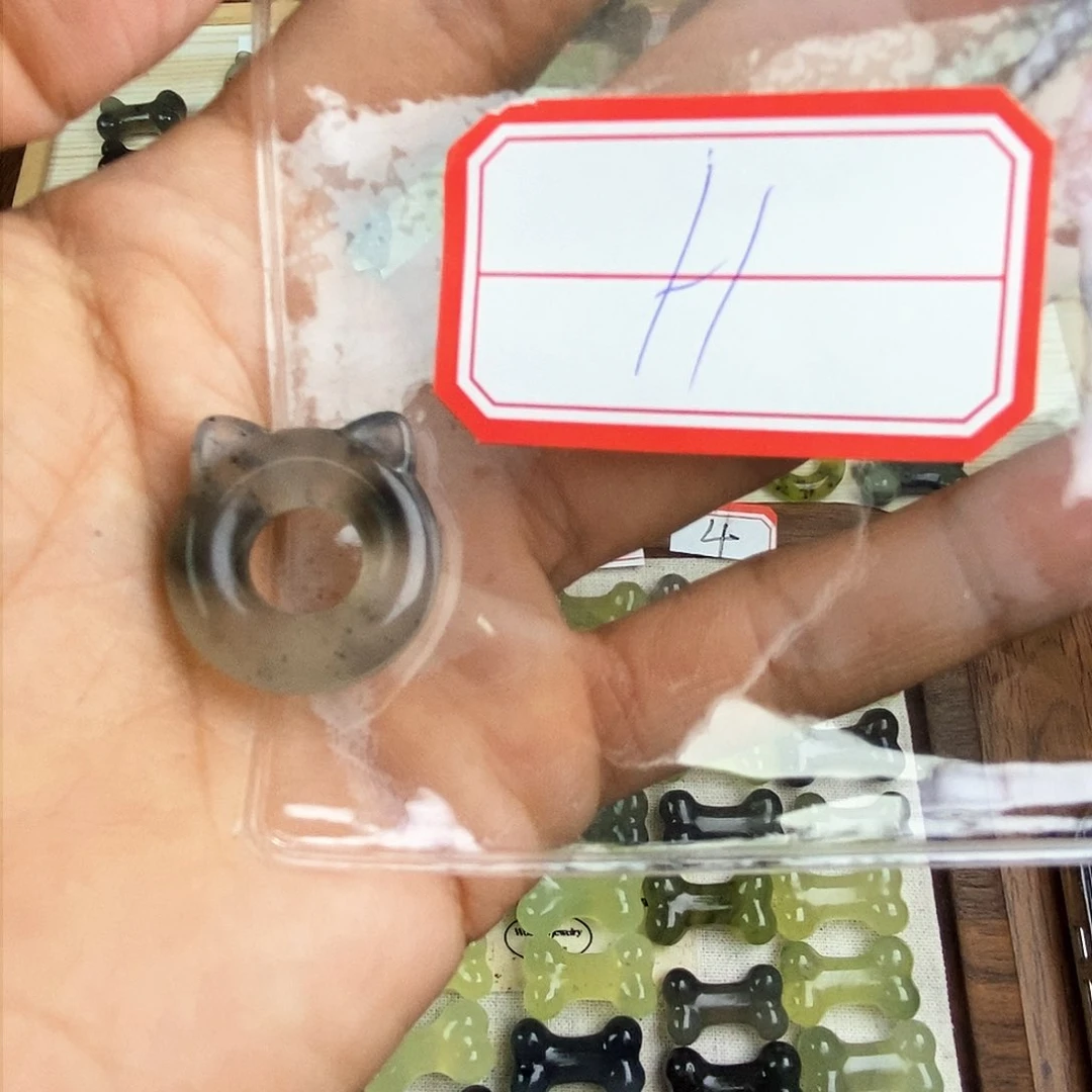 蛇纹石玉颈饰未镶嵌折*