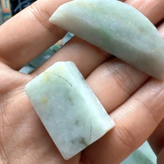 翡翠未镶嵌颈饰575488