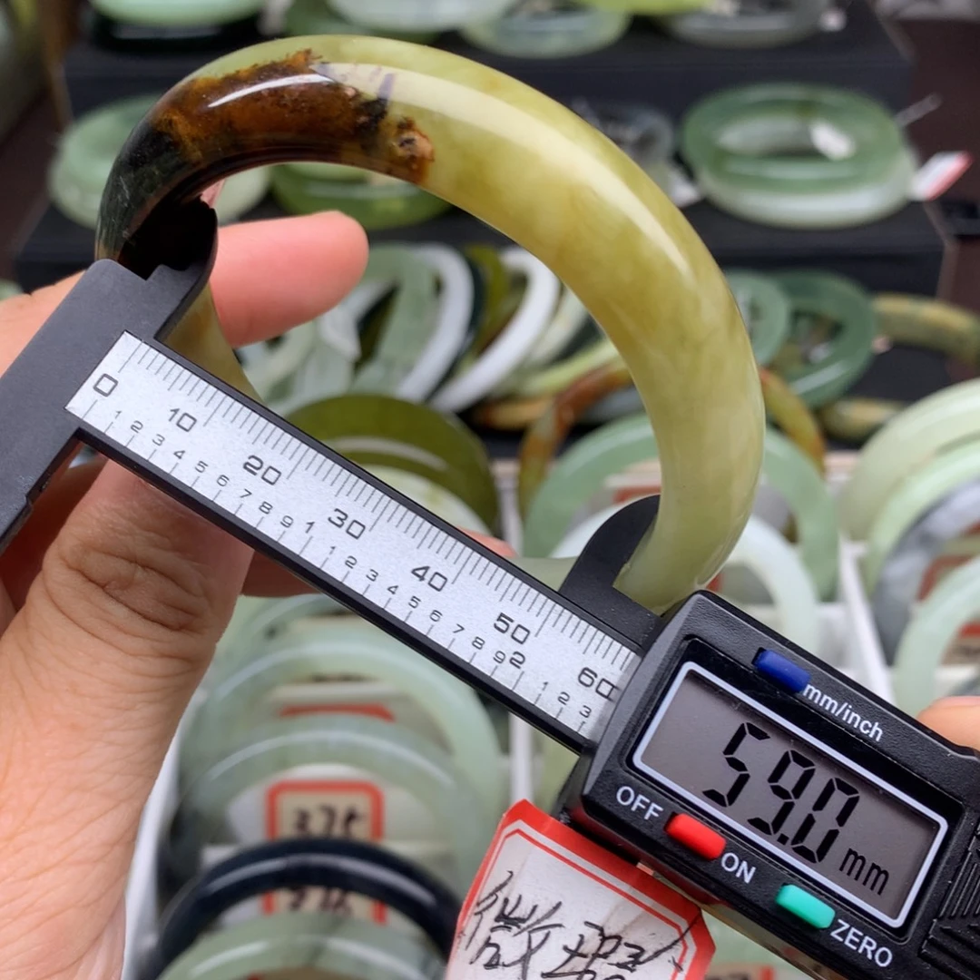 蛇纹石玉未镶嵌手镯387