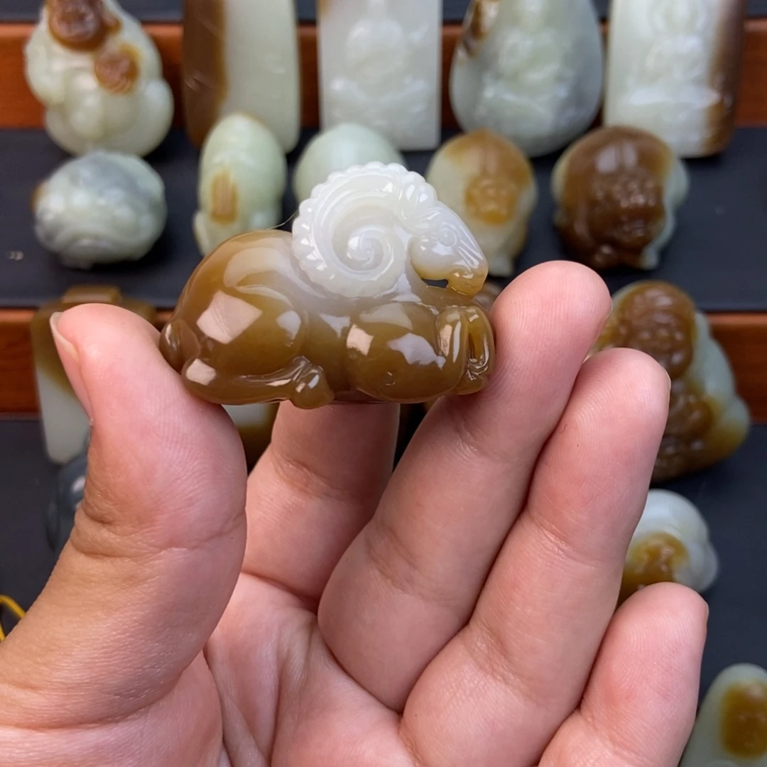 和田玉（糖玉）未镶嵌颈饰