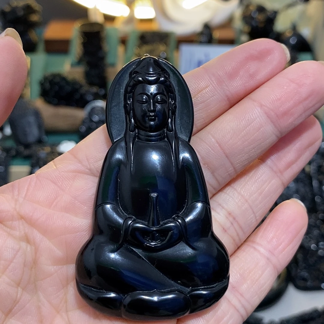 难***R未镶嵌蛇纹石玉颈饰