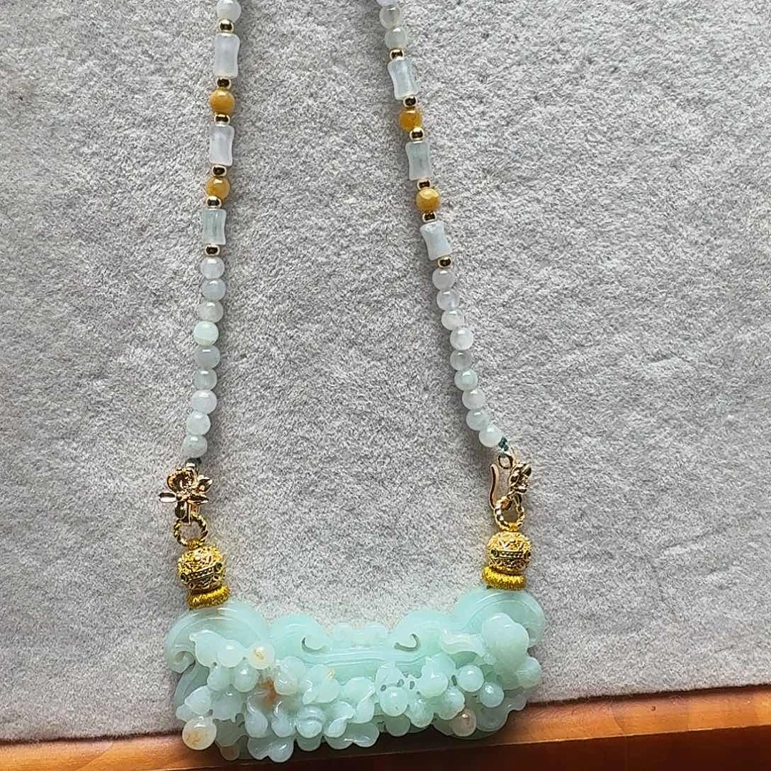 吊坠(赠链)未镶嵌翡翠念****、