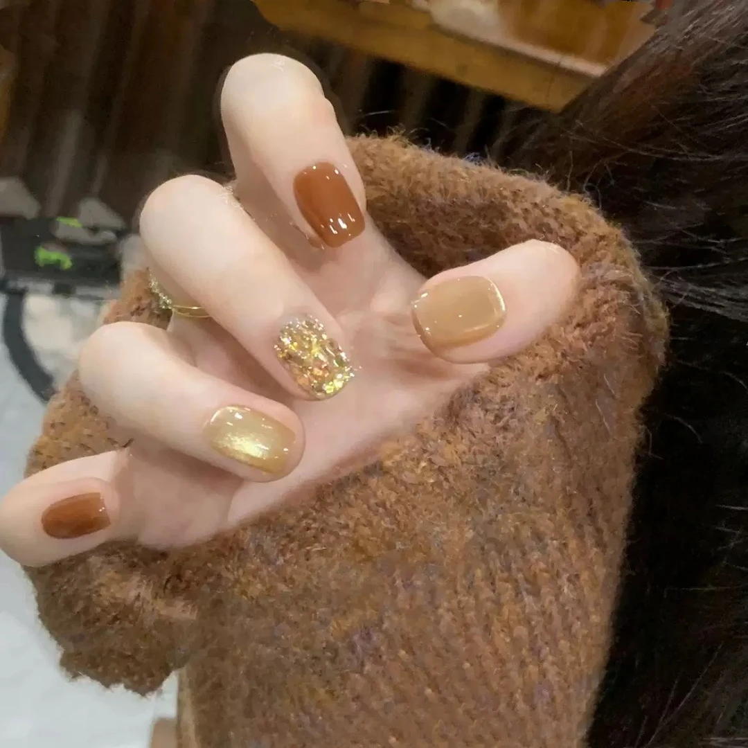纯中短香槟色甲片2025新款高级氛围美甲穿戴甲片