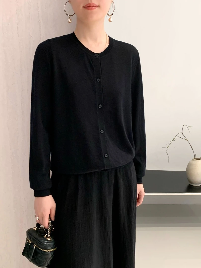 圆领开衫【精纺100％超细美丽诺全羊毛】可机洗77116