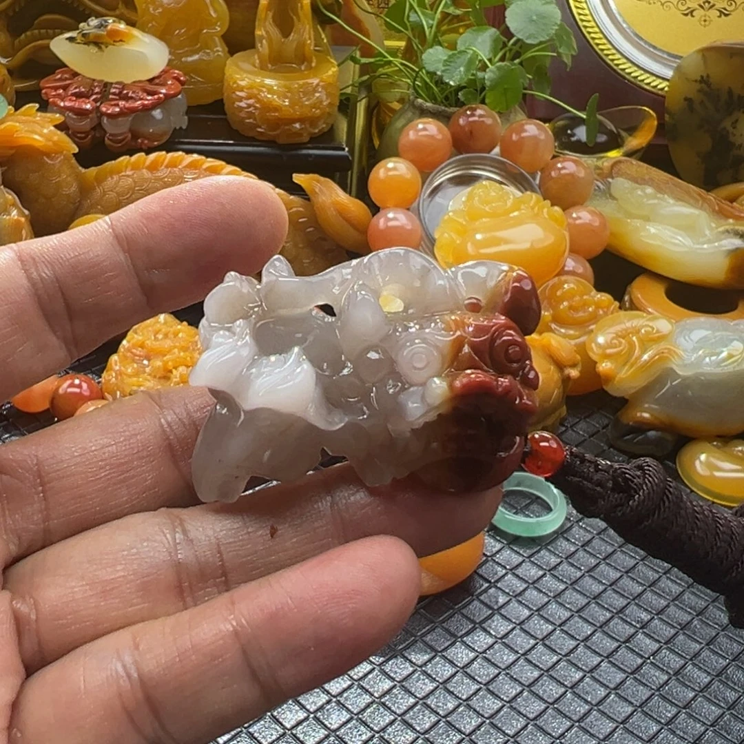 石英质玉未镶嵌颈饰