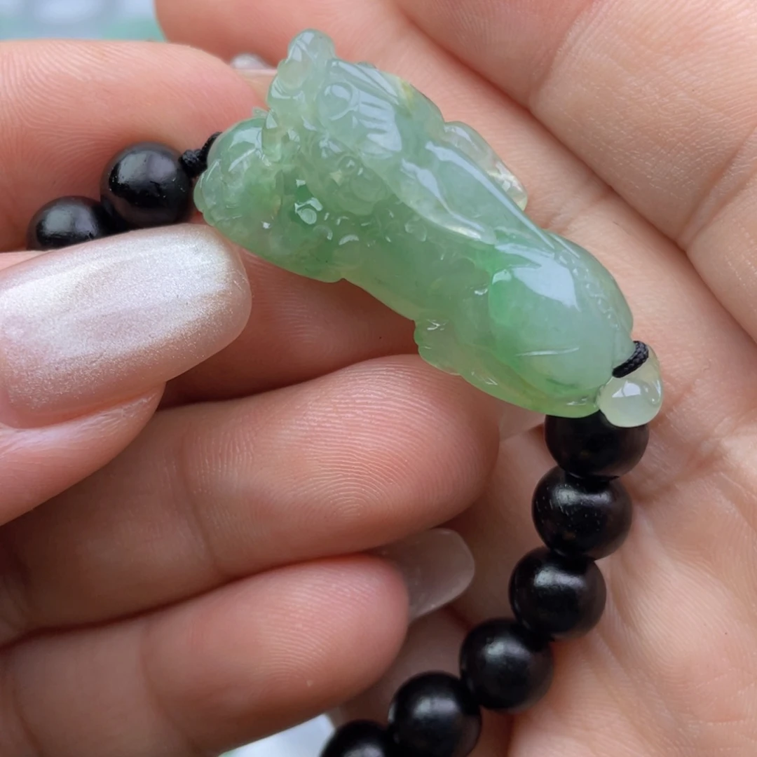 定制翡翠未镶嵌貔貅手牌