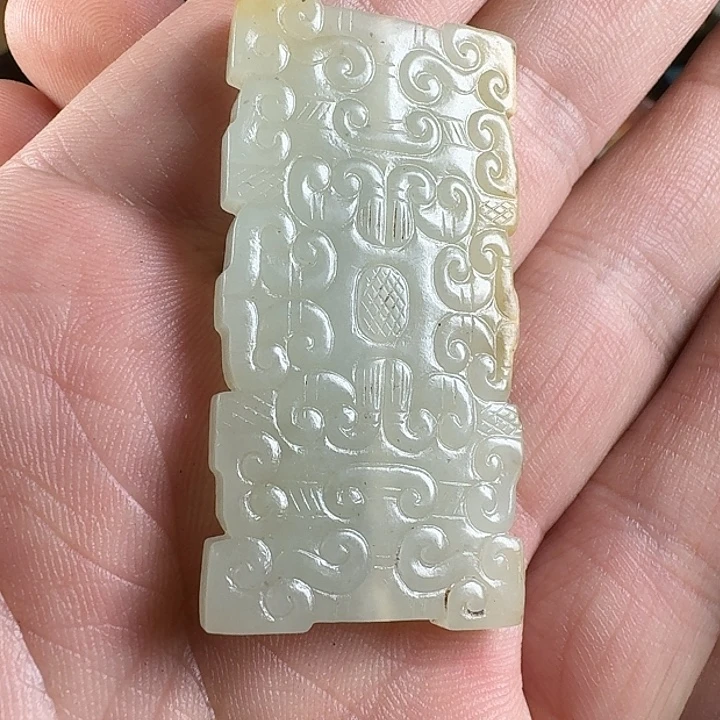 宝***玉和田玉（糖玉）未镶嵌挂件