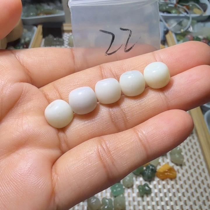 和田玉未镶嵌珠宝半成品