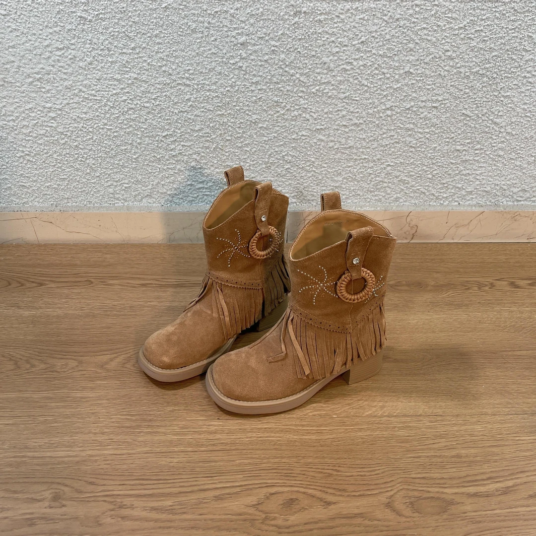 2025秋冬新款短筒西部流苏铆钉短靴复古百搭头层牛翻皮粗跟中筒靴