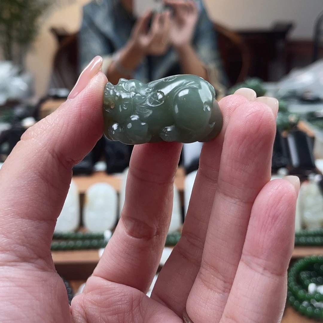 和田玉未镶嵌颈饰和田玉且末吊坠