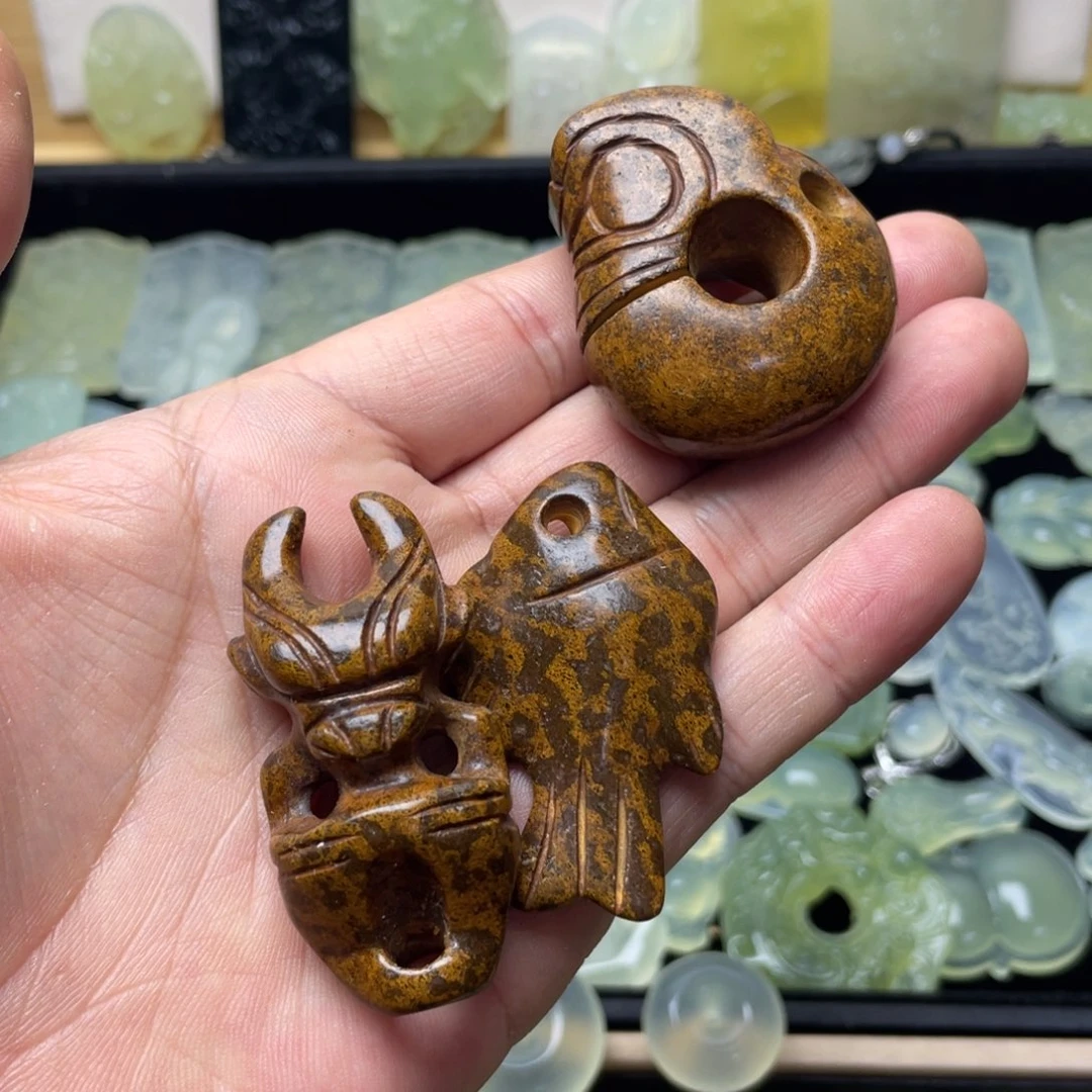 未镶嵌蛇纹石玉颈饰任选一个