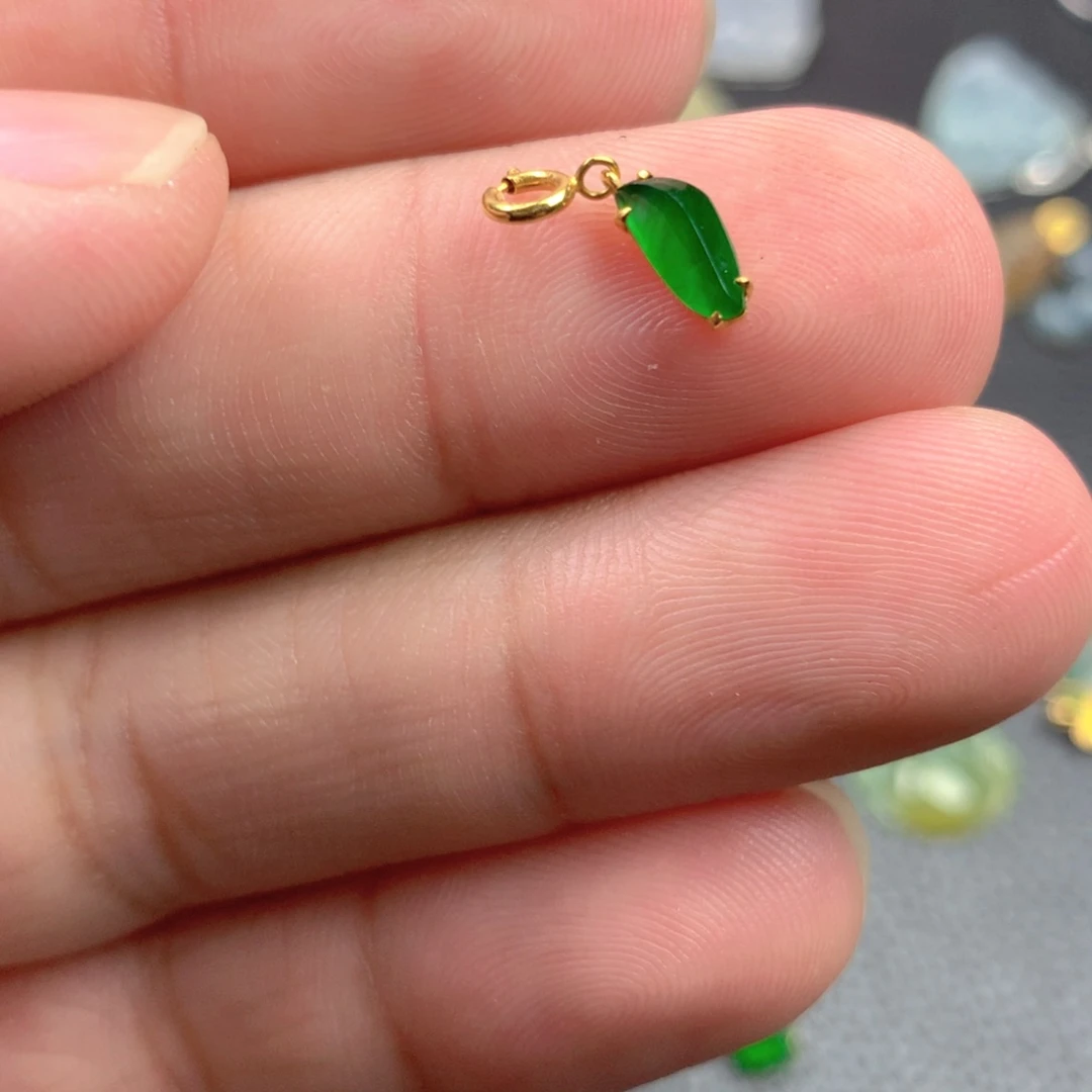 【闪购商品】颈饰18K金镶嵌翡翠翡翠