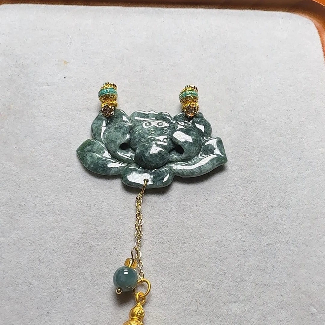 吊坠(赠链)未镶嵌翡翠