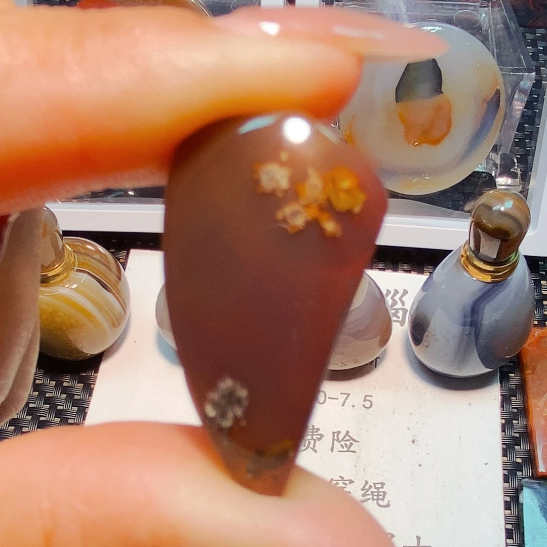 玛瑙/玉髓颈饰未镶嵌