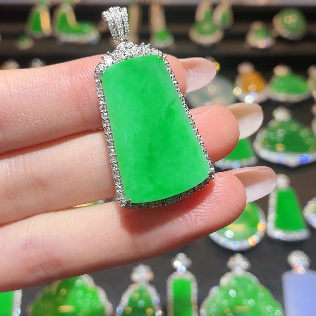 翡翠18K金镶嵌吊坠(不含链)93