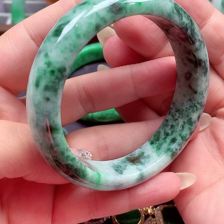 翡翠未镶嵌手镯翡翠手镯