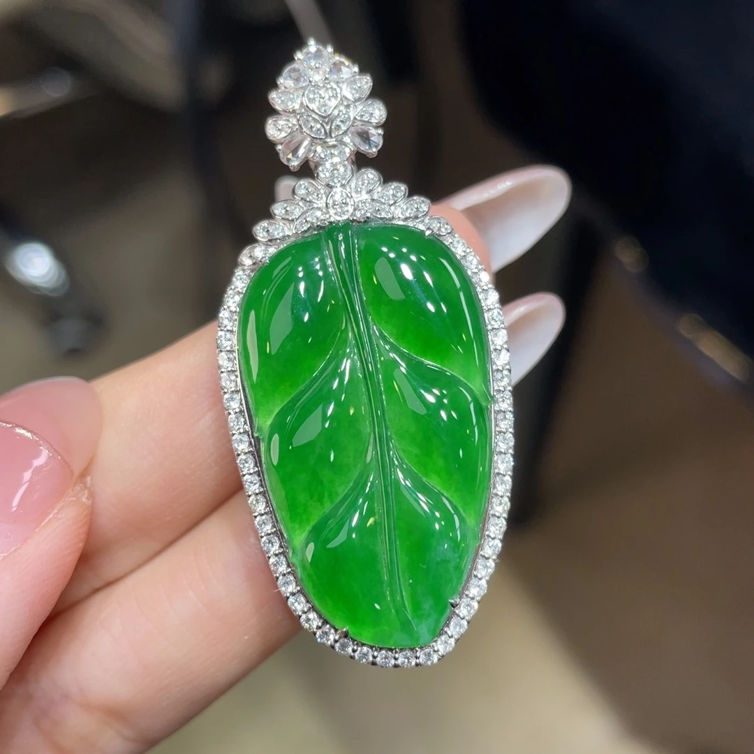 翡翠颈饰18K金镶嵌天然缅甸翡翠a货