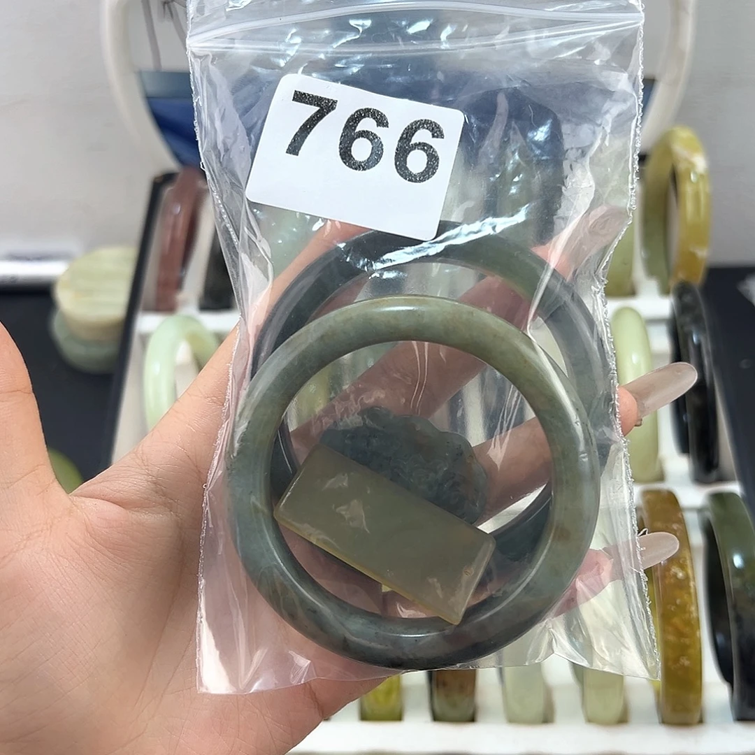 十***༂未镶嵌蛇纹石玉颈饰
