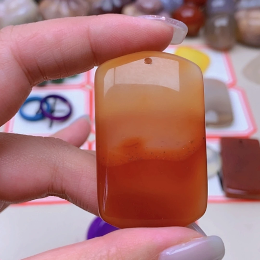 【闪购商品】未镶嵌玛瑙/玉髓珠宝半成品小**?