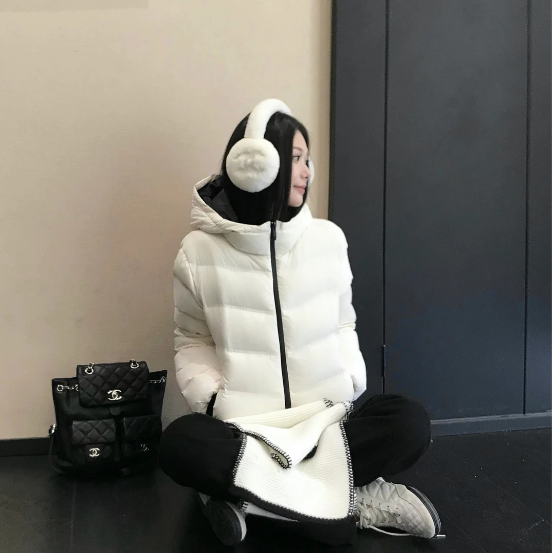 炽铂2025秋冬新款 排骨棉服 巨好看网红款撞色连帽轻盈无压棉服女