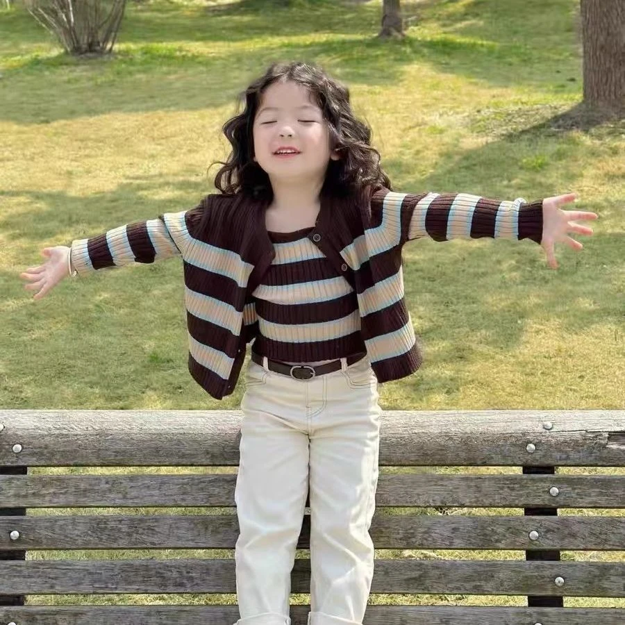 韩版女童撞色条纹两件套秋季女宝宝洋气修身针织开衫吊带套装
