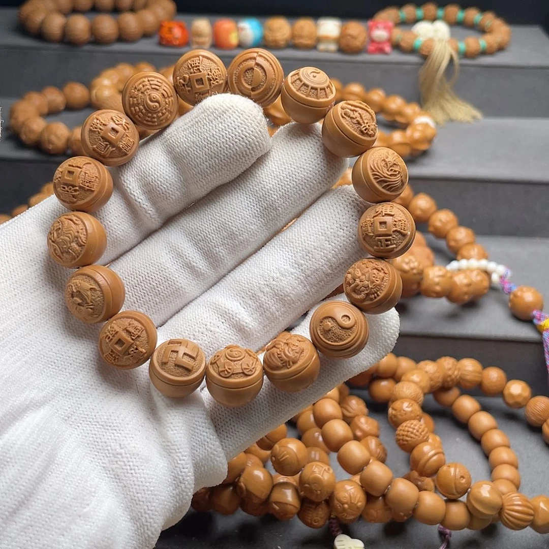 猴头核桃吊坠五帝钱