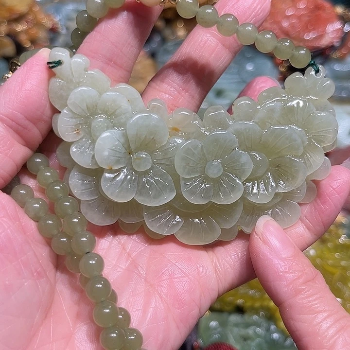 未镶嵌岫玉吊坠(赠链)