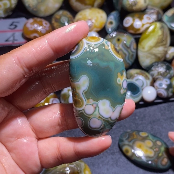 熙***沂玛瑙/玉髓未镶嵌珠宝半成品