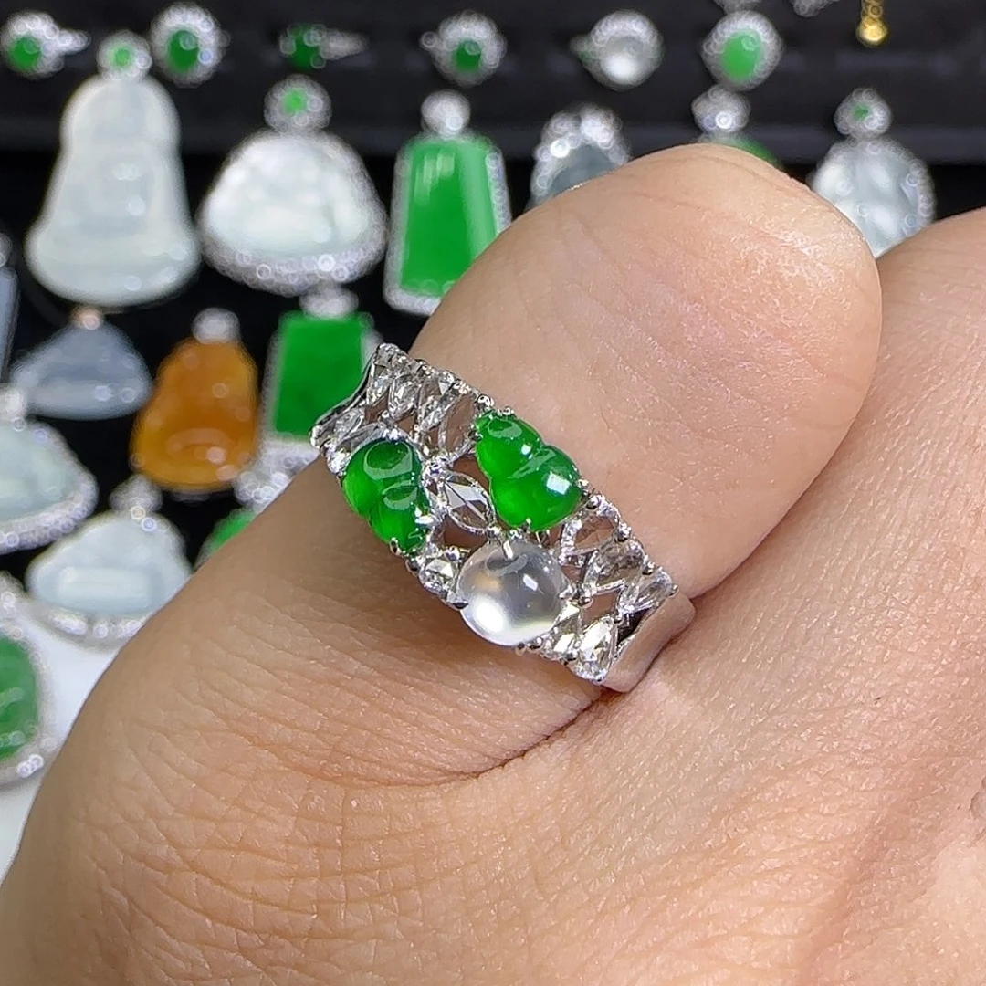 18K金镶嵌戒指翡翠天然翡翠