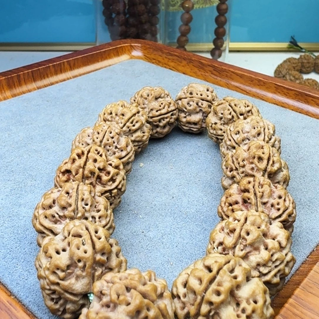 金刚菩提吊坠蜂窝双龙