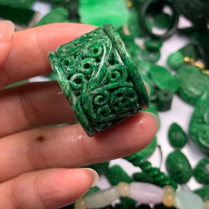 定制翡翠未镶嵌翡翠