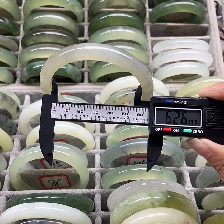 未镶嵌蛇纹石玉手镯91