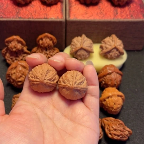 墨***缘吊坠文玩核桃手捻三棱