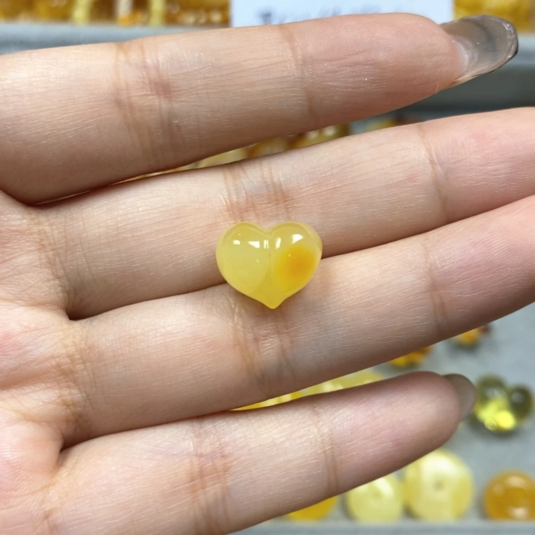 未镶嵌颈饰蜜蜡屁桃