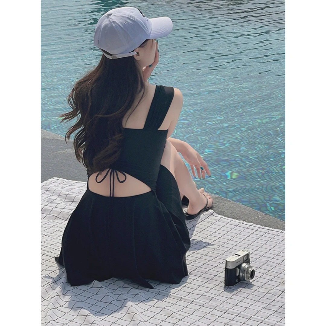 2025新款连体游泳衣女士保守遮肚显瘦小胸聚拢性感海边泳装泡温泉