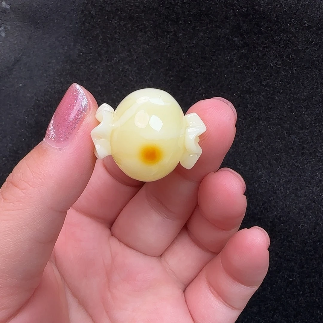 蜜蜡未镶嵌珠宝奇石