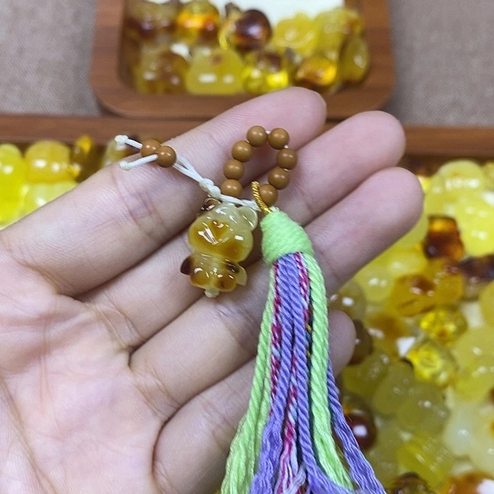 吊坠橄榄核福利小熊滴溜