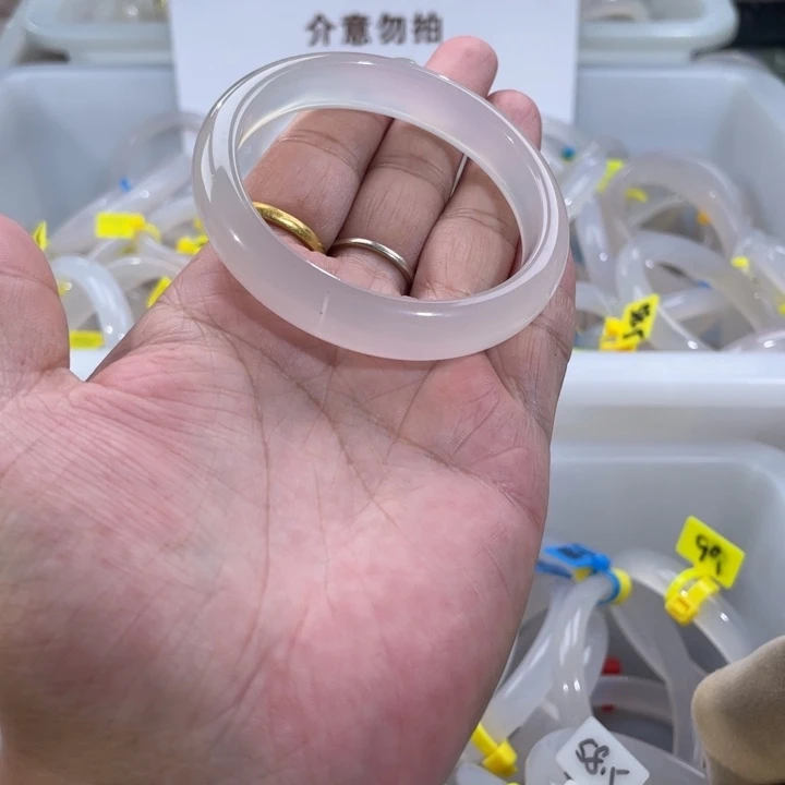 手镯玛瑙/玉髓未镶嵌